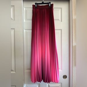Pleated long pink skirt